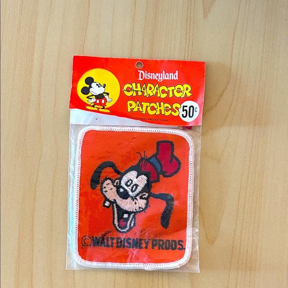 Vintage Disney Goofy Character Patch - Orange - Picture 1 of 4